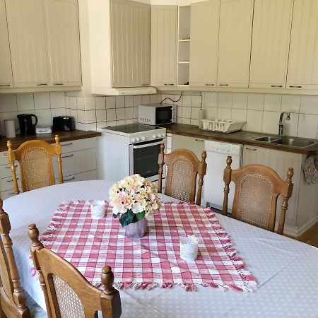 Egen Laegenhet I 2-Familjshus Pa Landet. Villa Tierp Bagian luar foto
