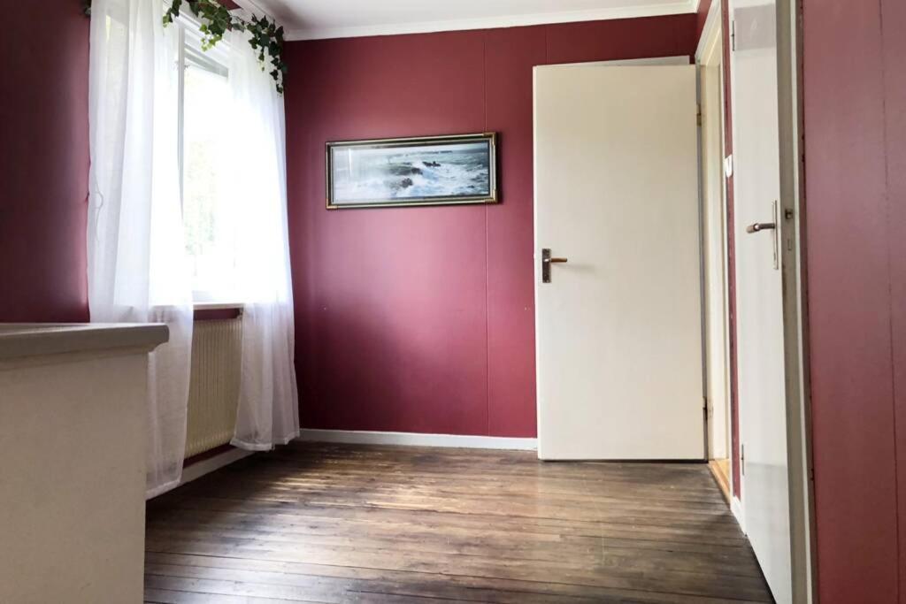 Egen Laegenhet I 2-Familjshus Pa Landet. Villa Tierp Bagian luar foto