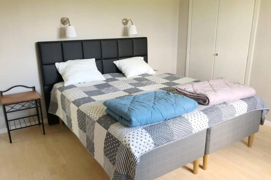 Egen Laegenhet I 2-Familjshus Pa Landet. Villa Tierp Bagian luar foto