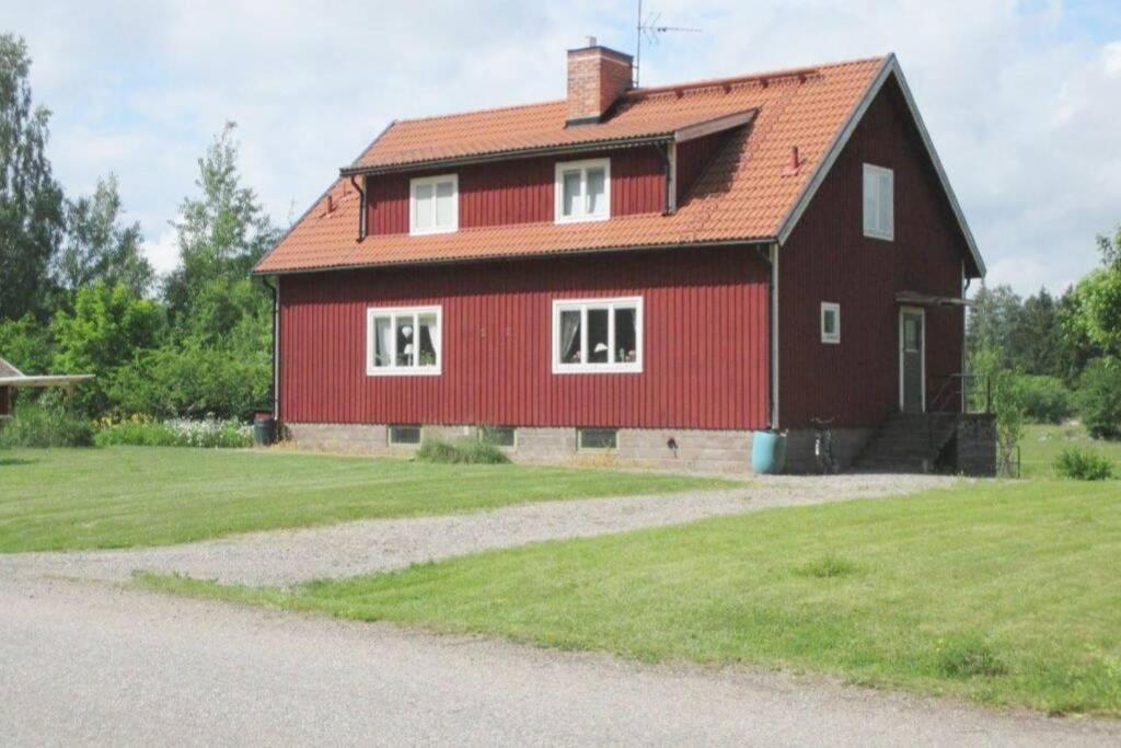Egen Laegenhet I 2-Familjshus Pa Landet. Villa Tierp Bagian luar foto