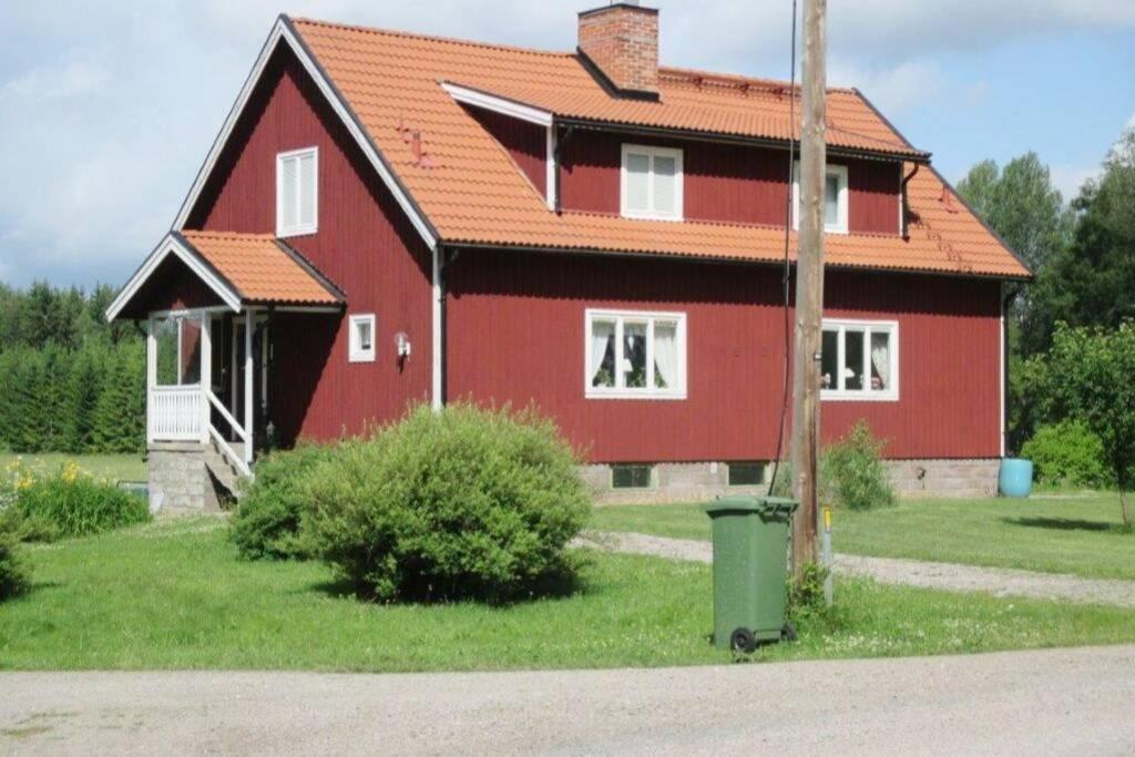 Egen Laegenhet I 2-Familjshus Pa Landet. Villa Tierp Bagian luar foto